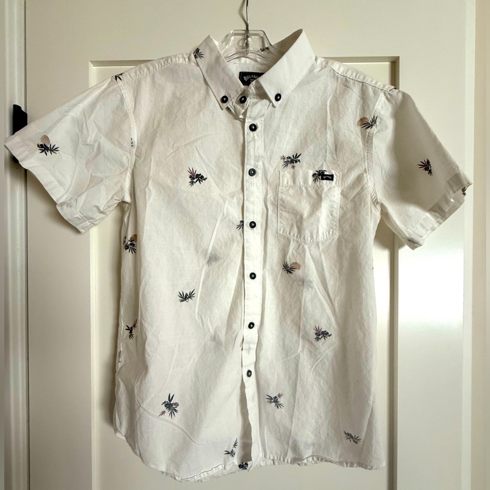 Billabong Short Sleeve Men’s Button Down Shirt, size small
